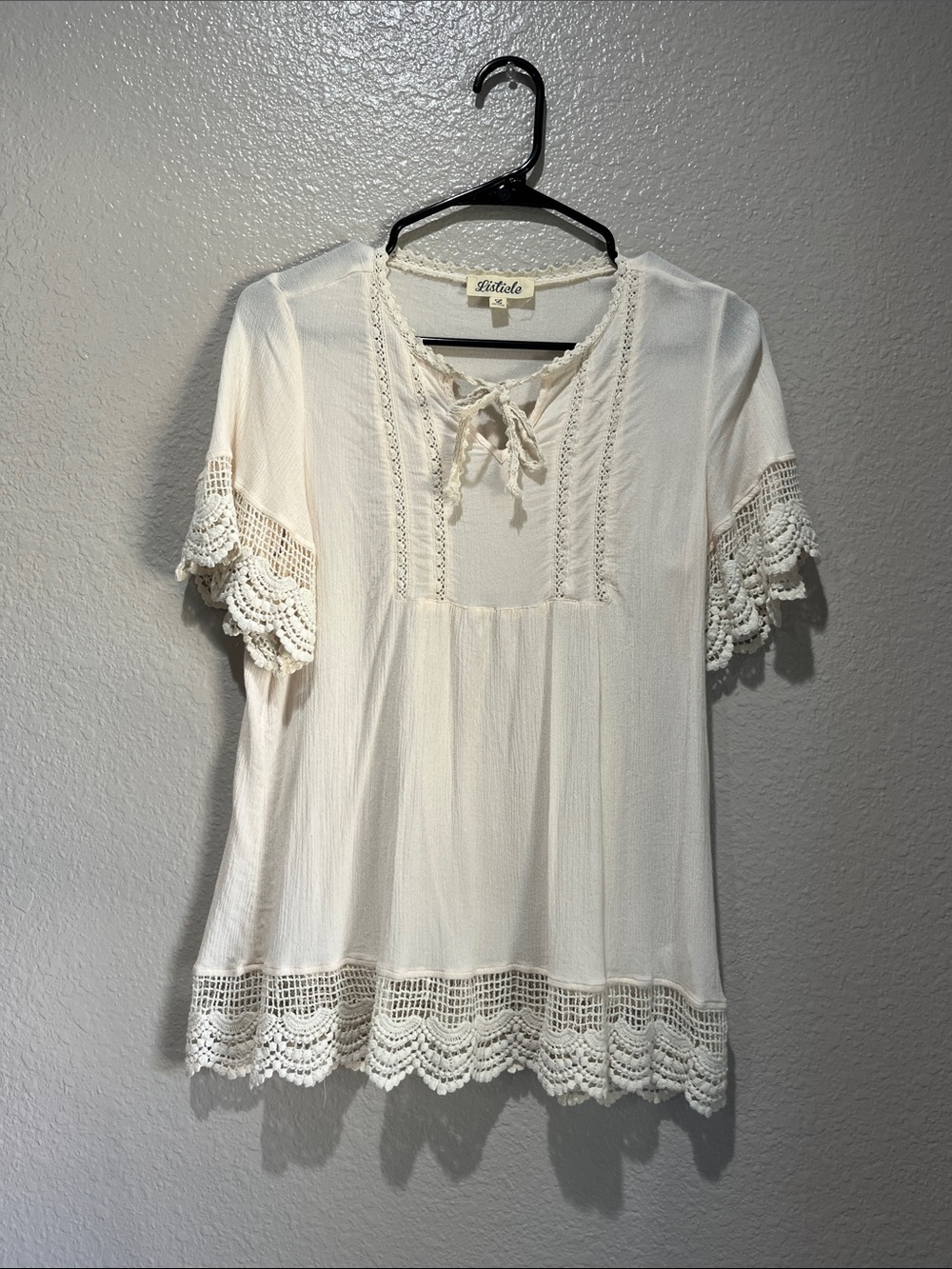 Listicle Cream Crochet-Trim Tie-Neck Blouse Sz L boho cottage Lace Feminine